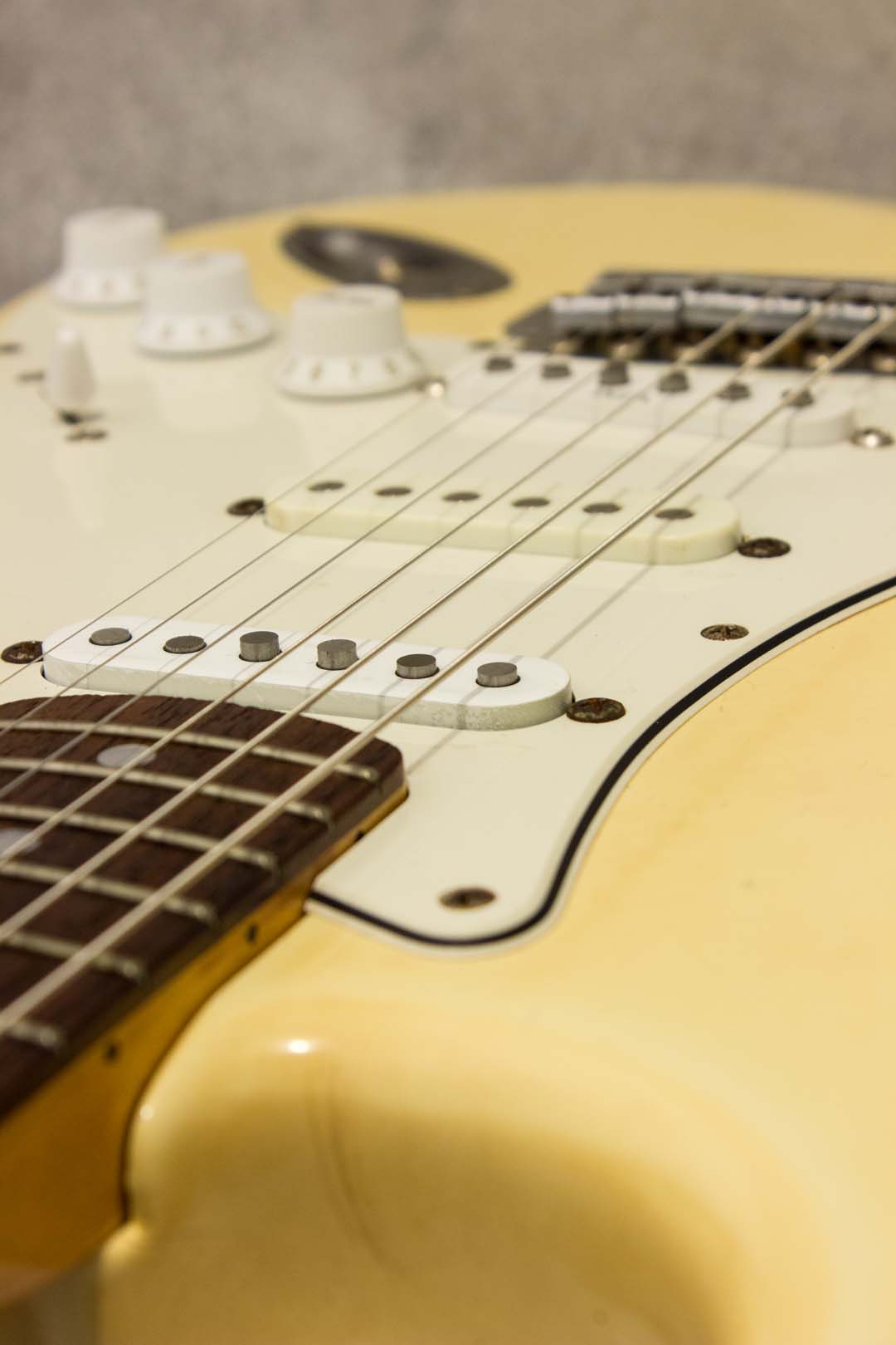 Fender Japan '72 Stratocaster ST72-55 Olympic White 1985 – Topshelf ...