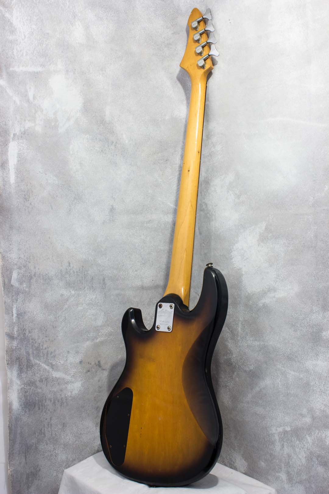 Aria Pro II TSB-400 Bass Sunburst 1983