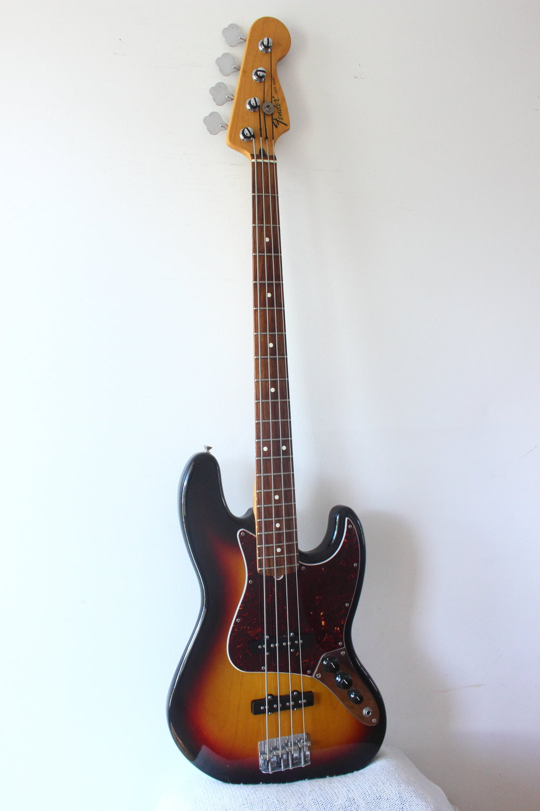 Fender Standard Jazz Bass 3-Tone Sunburst 2008