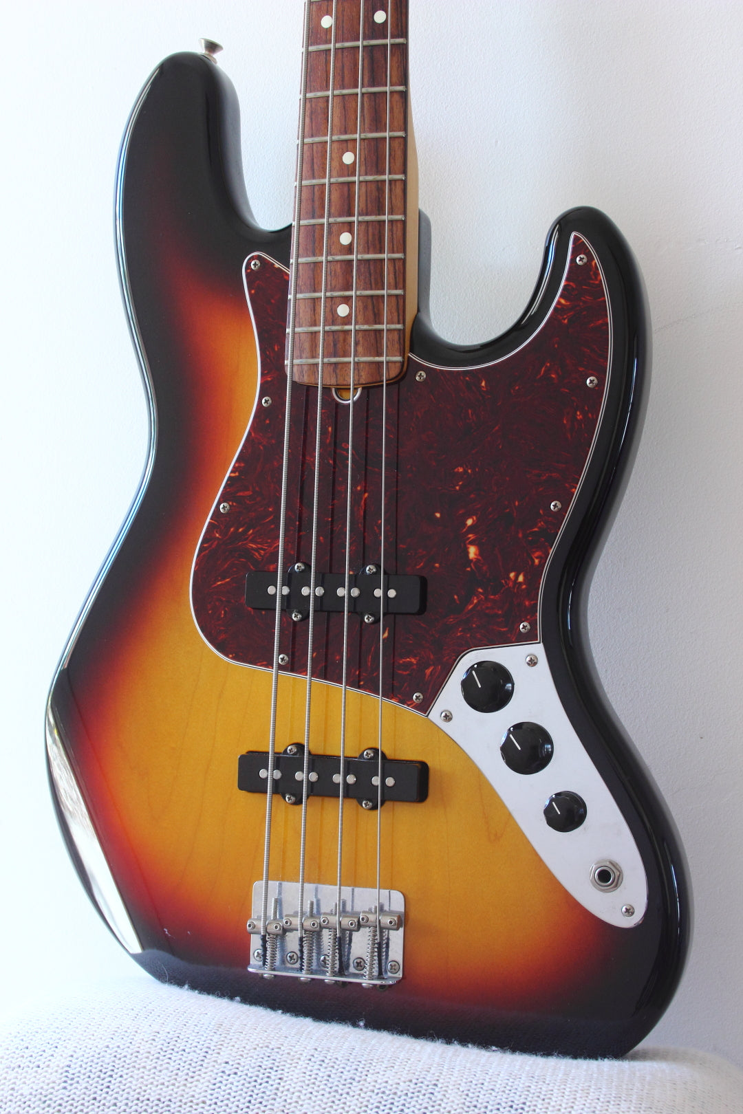 Fender Standard Jazz Bass 3-Tone Sunburst 2008