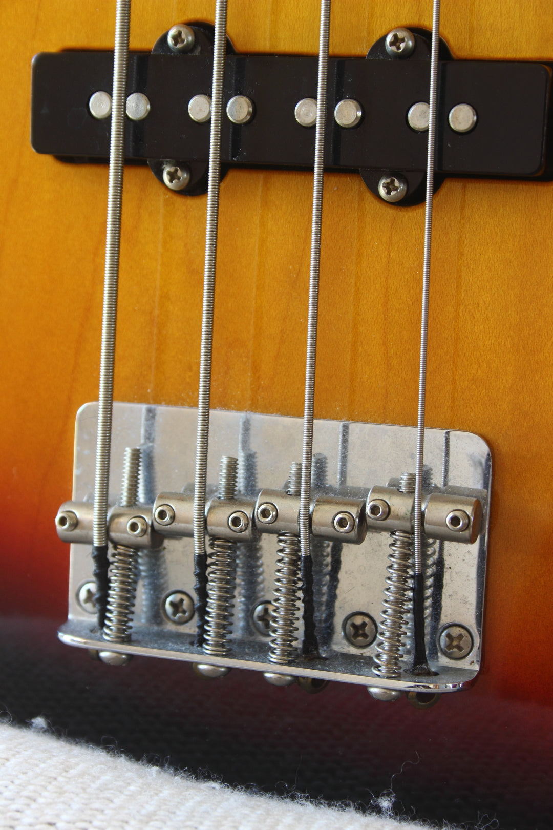 Fender Standard Jazz Bass 3-Tone Sunburst 2008