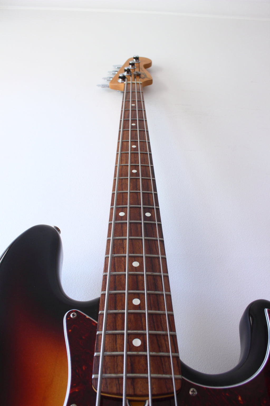 Fender Standard Jazz Bass 3-Tone Sunburst 2008