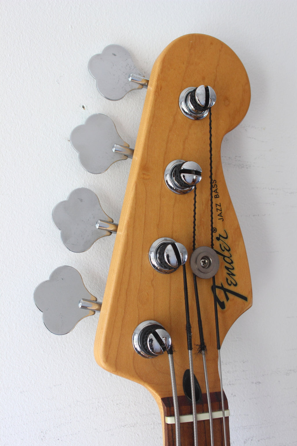 Fender Standard Jazz Bass 3-Tone Sunburst 2008