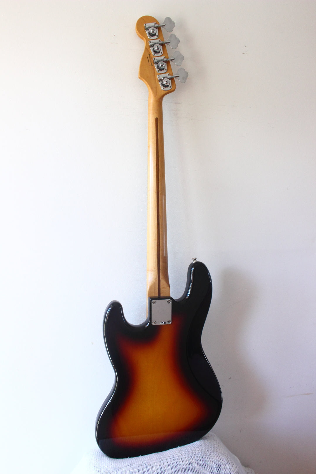 Fender Standard Jazz Bass 3-Tone Sunburst 2008