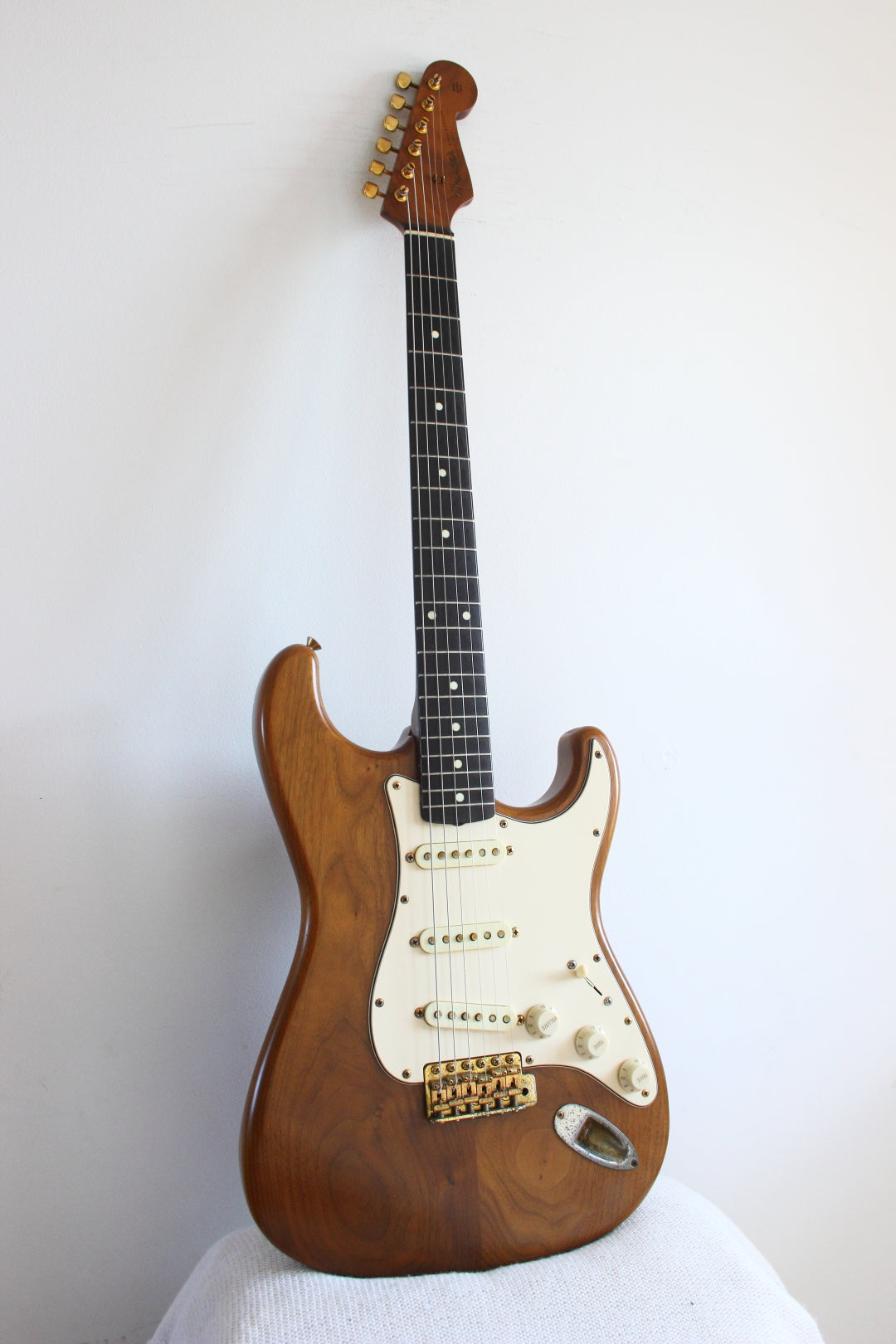 Fender '62 Reissue Full Walnut Stratocaster 1990-91