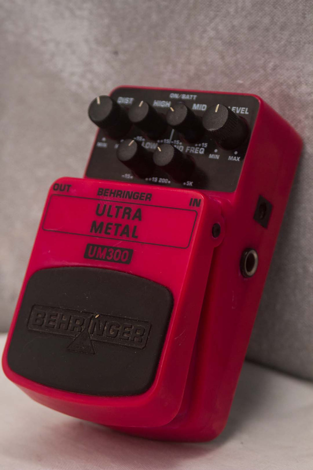 Behringer UM300 Ultra Metal Distortion Pedal