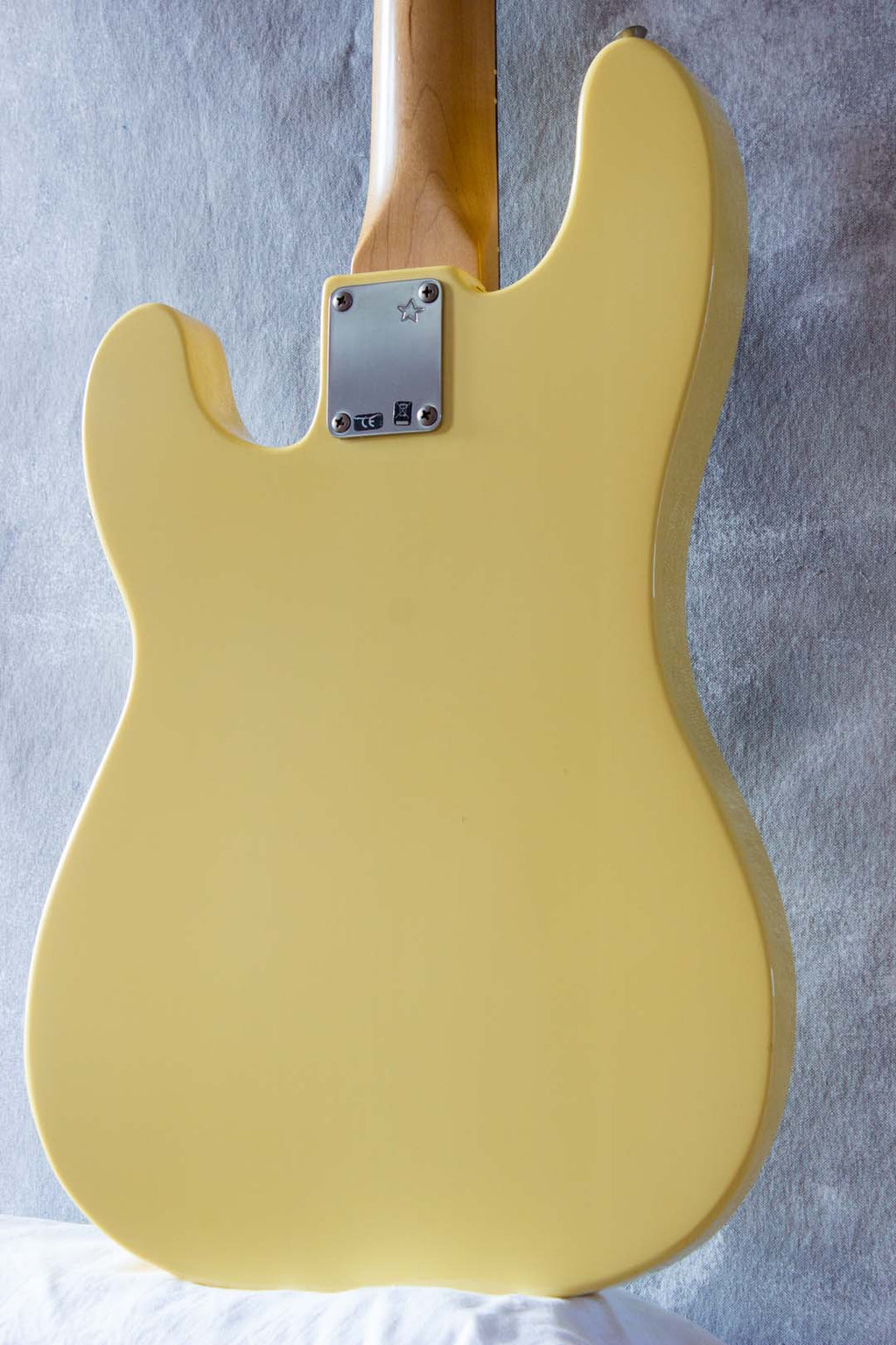 Fender Mike Dirnt Signature Precision Bass Vintage White 2005