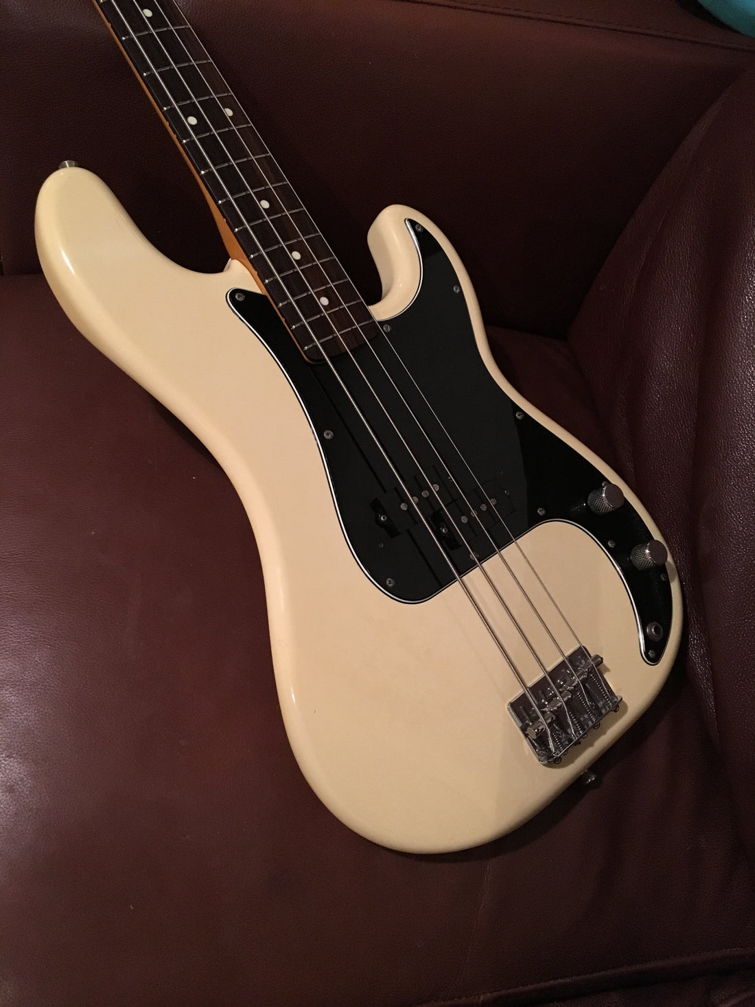 Used Fender Precision Bass '62 Reissue Olympic White